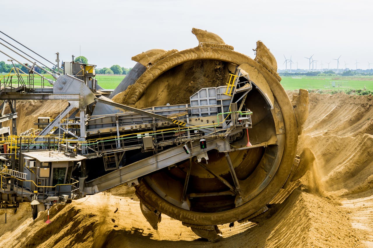 paddle-wheel-bucket-wheel-excavators-brown-coal-open-pit-mining-33192.jpg